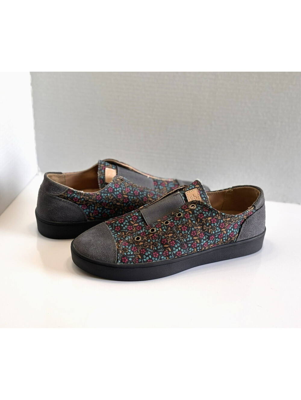 Spenco Malibu Floral Womens 10 Gray Suede Canvas Orthotic Slip On Laceless Shoes